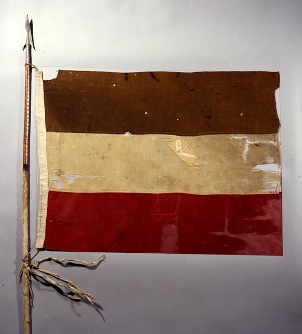 Reichsflagge an einem afrikanischen Speer, 1892 © Deutsches Historisches Museum