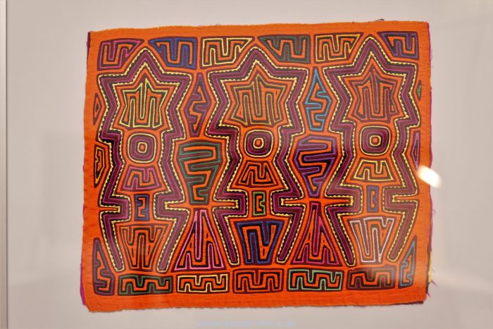 Textile Welten 14 Mola