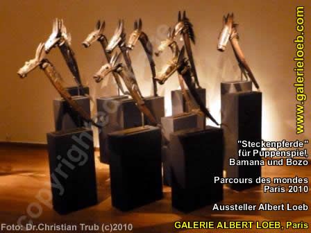 Parcours des mondes 2010 Steckenpferde Puppenspiel Bamana und Bozo 02 Galerie Albert Loeb Paris galerieloeb.com