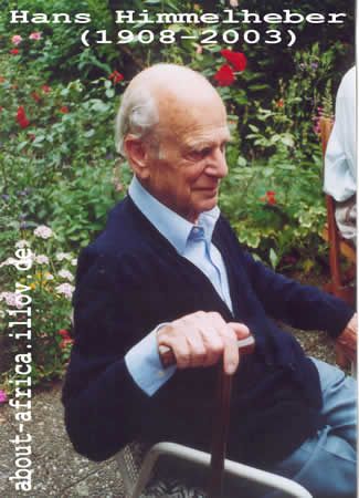 Der alte Hans Himmelheber, lächelnd im Garten sitzend, mit Stock, ca. 2003