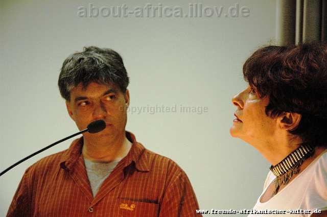 Die Ärztin und Kunstbegeisterte I.Richter im Gespräch mit A.Schlotheur