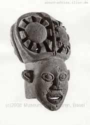 III1081 Maske mit Spinnenmotiv, Ort-Babanki Makob, Bamileke, Sammlung 1937