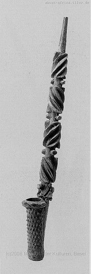 Tabakpfeife des Königs der Babanki, Kamerun Tungo-Region, Museum der Kulturen Basel, Nr. III 1091, von Hans Himmelheber 1937