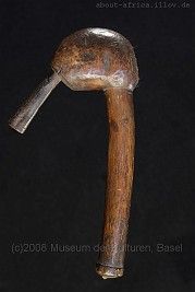 Hammer zur Erzeugung von Goldfolie, Ort: Asakra, Baule Ngba, Elfenbeinküste, Museum der Kulturen Basel, Nr. III 8855, von Hans Himmelheber 1935