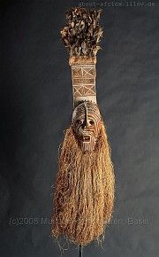 Maske kalengula, "2-teilig, sehr fragil", Songye, Untergruppe Bekalebue, "2008 erstmals fotografiert, noch nie ausgestellt", Museum der Kulturen Basel, Nr. III 9507, gesammelt von Hans Himmelheber 1938